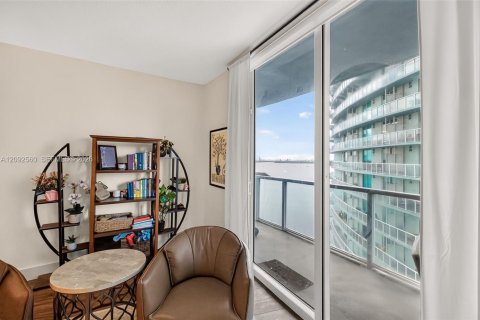 Condominio en venta en Miami, Florida, 1 dormitorio, 61.59 m2 № 2376934 - foto 13