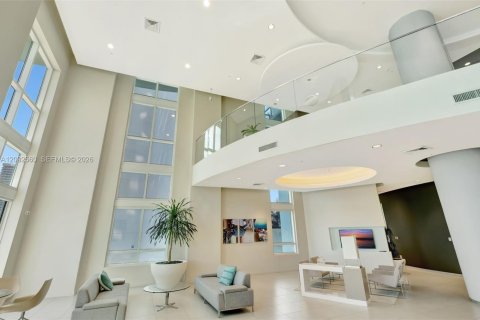 Condominio en venta en Miami, Florida, 1 dormitorio, 61.59 m2 № 2376934 - foto 19