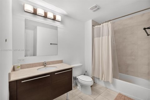 Condominio en venta en Miami, Florida, 1 dormitorio, 61.59 m2 № 2376934 - foto 15