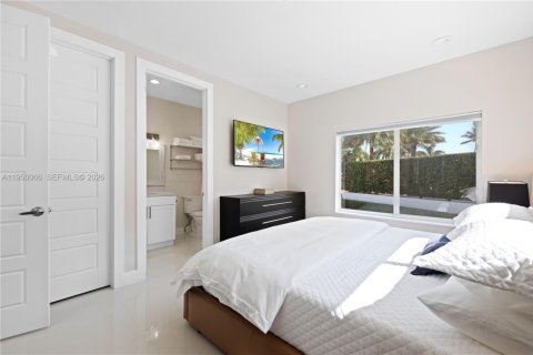 House in Ocean Ridge, Florida 3 bedrooms, 124.67 sq.m. № 2158287 - photo 8
