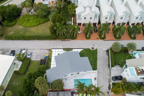 House in Ocean Ridge, Florida 3 bedrooms, 124.67 sq.m. № 2158287 - photo 4