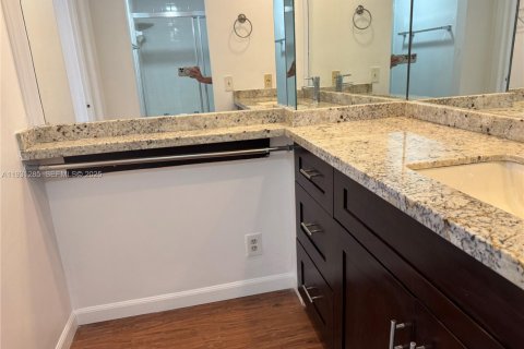 Снять в аренду кондоминиум в Помпано-Бич, Флорида 3 спальни, 150.5м2, № 1989853 - фото 19