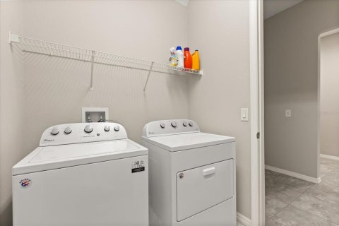 Casa en venta en Apopka, Florida, 5 dormitorios, 250 m2 № 1810602 - foto 20