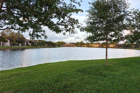 Touwnhouse à Sunrise, Floride 3 chambres, 141.12 m2 № 2059654