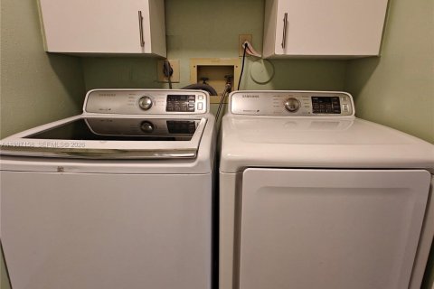 Touwnhouse à vendre à Sunrise, Floride: 3 chambres, 141.12 m2 № 2059654 - photo 11