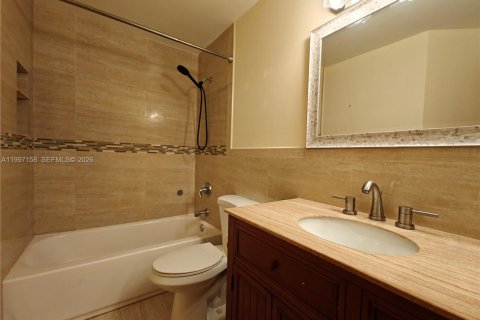 Touwnhouse à vendre à Sunrise, Floride: 3 chambres, 141.12 m2 № 2059654 - photo 10