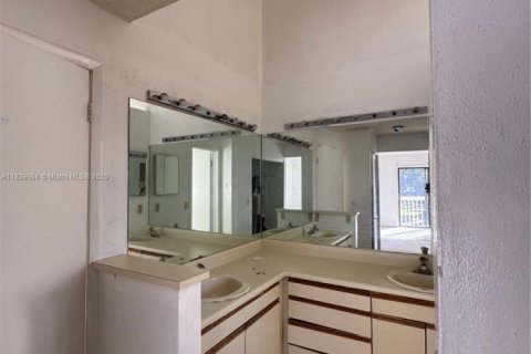 Купить таунхаус в Норт-Лодердейл, Флорида 3 спальни, 124.12м2, № 1952870 - фото 4