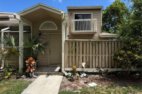 Купить таунхаус в Норт-Лодердейл, Флорида 3 спальни, 124.12м2, № 1952870 - фото 10