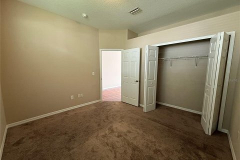 House in Fish Hawk, Florida 4 bedrooms, 177.26 sq.m. № 2272817 - photo 3
