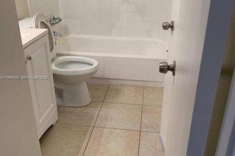 Condo in Lauderhill, Florida, 2 bedrooms № 2062980 - photo 12