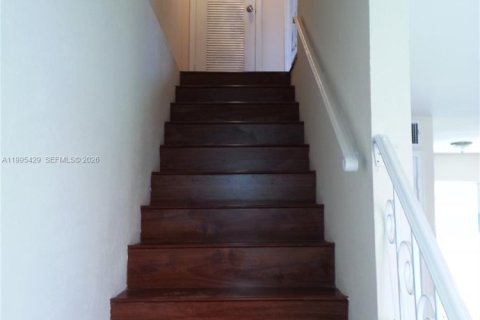 Condo in Lauderhill, Florida, 2 bedrooms № 2062980 - photo 4