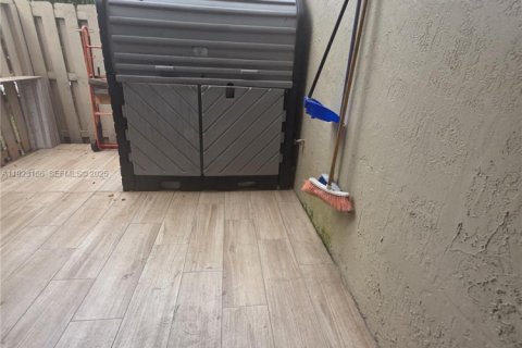 Copropriété à louer à Miami, Floride: 3 chambres, 104.05 m2 № 1976601 - photo 17