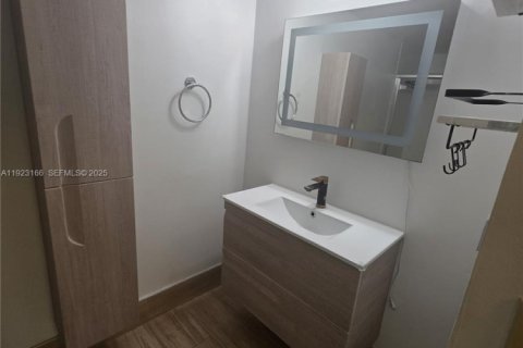 Copropriété à louer à Miami, Floride: 3 chambres, 104.05 m2 № 1976601 - photo 23