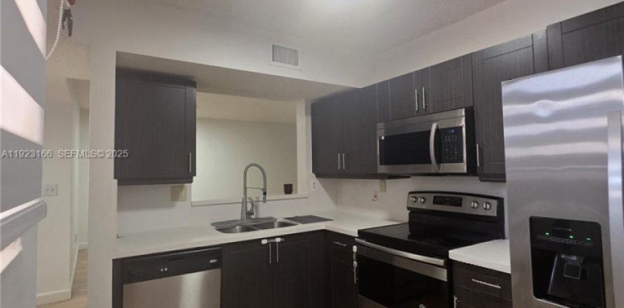 Condo à Miami, Floride, 3 chambres  № 1976601