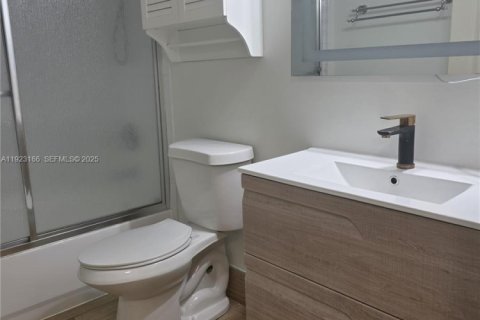 Copropriété à louer à Miami, Floride: 3 chambres, 104.05 m2 № 1976601 - photo 8