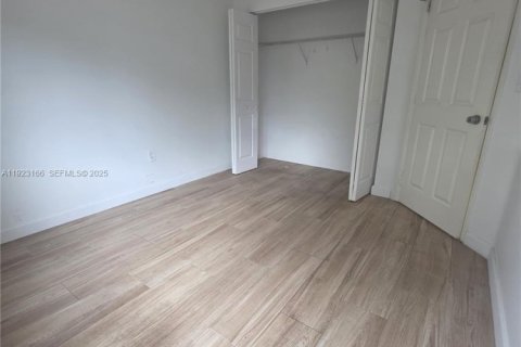 Copropriété à louer à Miami, Floride: 3 chambres, 104.05 m2 № 1976601 - photo 11