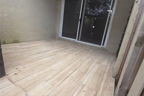 Copropriété à louer à Miami, Floride: 3 chambres, 104.05 m2 № 1976601 - photo 15