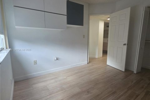 Copropriété à louer à Miami, Floride: 3 chambres, 104.05 m2 № 1976601 - photo 7