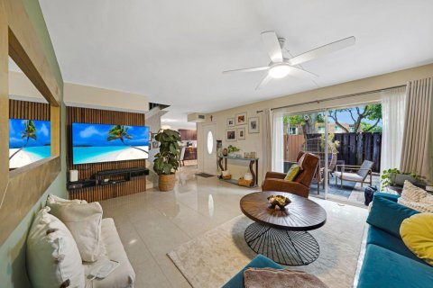 Townhouse in Davie, Florida 2 bedrooms, 139.35 sq.m. № 2268273 - photo 4