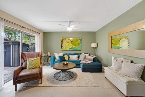 Townhouse in Davie, Florida 2 bedrooms, 139.35 sq.m. № 2268273 - photo 2