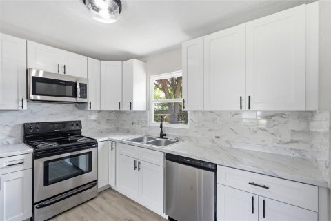 Casa en venta en Saint Petersburg, Florida, 2 dormitorios, 62.43 m2 № 2236145 - foto 10