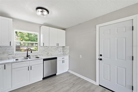 Casa en venta en Saint Petersburg, Florida, 2 dormitorios, 62.43 m2 № 2236145 - foto 12