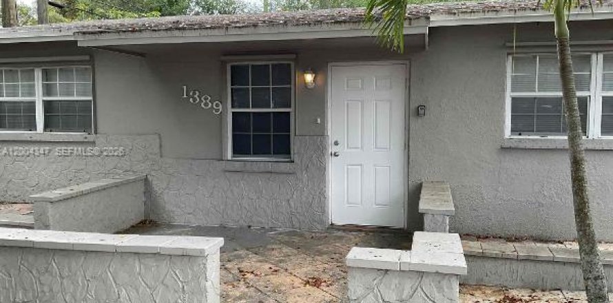 House in Fort Lauderdale, Florida 3 bedrooms, 124.4 sq.m. № 2068532