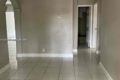 House in Fort Lauderdale, Florida 3 bedrooms, 124.4 sq.m. № 2068532 - photo 4