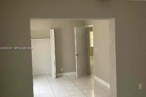 House in Fort Lauderdale, Florida 3 bedrooms, 124.4 sq.m. № 2068532 - photo 6