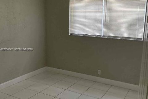 House in Fort Lauderdale, Florida 3 bedrooms, 124.4 sq.m. № 2068532 - photo 9