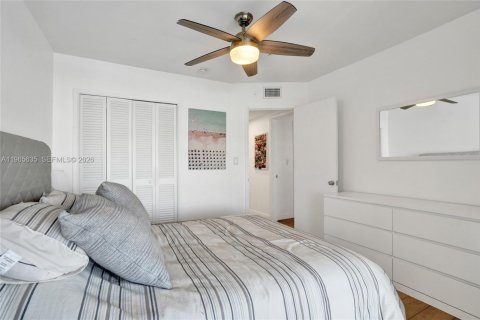 Condo in Pompano Beach, Florida, 2 bedrooms  № 2027265 - photo 17