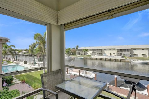 Condo in Pompano Beach, Florida, 2 bedrooms  № 2027265 - photo 21