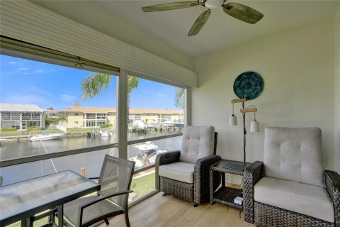 Condo in Pompano Beach, Florida, 2 bedrooms  № 2027265 - photo 18