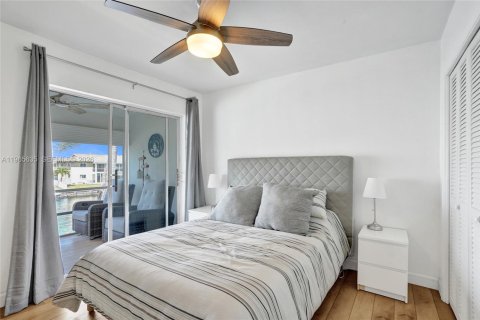 Condo in Pompano Beach, Florida, 2 bedrooms  № 2027265 - photo 13