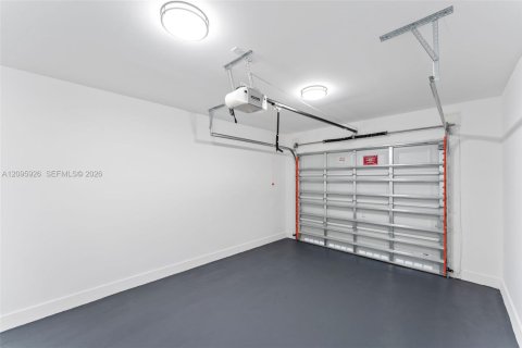 Villa ou maison à louer à Miami, Floride: 3 chambres, 115.66 m2 № 2385113 - photo 5