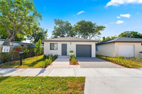 Villa ou maison à Miami, Floride 3 chambres, 115.66 m2 № 2385113