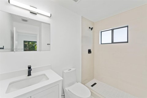 Villa ou maison à louer à Miami, Floride: 3 chambres, 115.66 m2 № 2385113 - photo 7