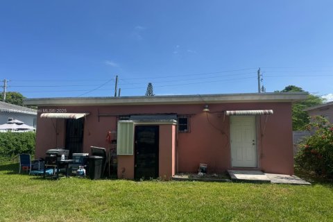 Commercial property in Miami, Florida 82.5 sq.m. № 1926360 - photo 8