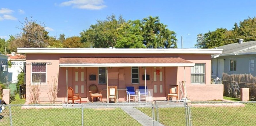 Commercial property in Miami, Florida 82.5 sq.m. № 1926360
