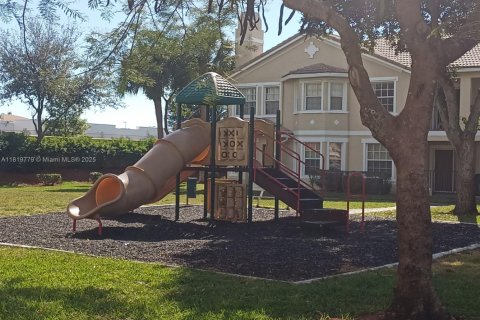Condo in North Lauderdale, Florida, 2 bedrooms  № 1787076 - photo 3