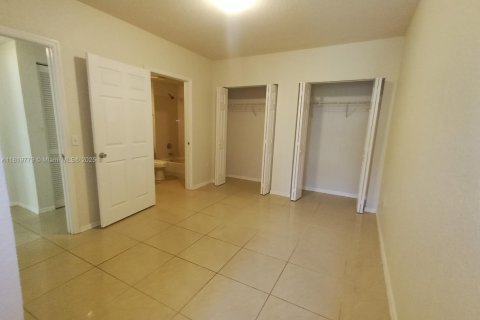 Condo in North Lauderdale, Florida, 2 bedrooms  № 1787076 - photo 19