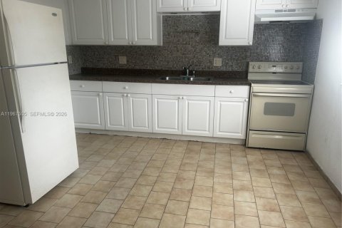 Apartamento en Hialeah, Florida 3 dormitorios, 333.33 m2 № 2030413
