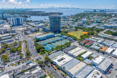 Propiedad comercial en venta en Miami Beach, Florida № 1868117 - foto 16