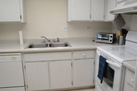 Condominio en alquiler en Treasure Island, Florida, 1 dormitorio, 82.22 m2 № 1371970 - foto 3