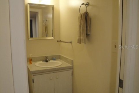 Condominio en alquiler en Treasure Island, Florida, 1 dormitorio, 82.22 m2 № 1371970 - foto 10