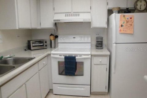 Condominio en alquiler en Treasure Island, Florida, 1 dormitorio, 82.22 m2 № 1371970 - foto 2