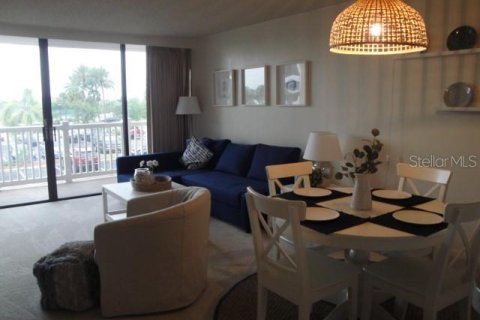 Condominio en alquiler en Treasure Island, Florida, 1 dormitorio, 82.22 m2 № 1371970 - foto 13