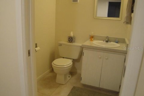 Condominio en alquiler en Treasure Island, Florida, 1 dormitorio, 82.22 m2 № 1371970 - foto 11