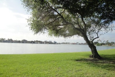 Condominio en alquiler en Treasure Island, Florida, 1 dormitorio, 82.22 m2 № 1371970 - foto 28