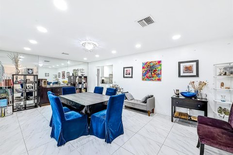 Villa ou maison à vendre à Coral Springs, Floride: 4 chambres, 247.77 m2 № 2146384 - photo 4